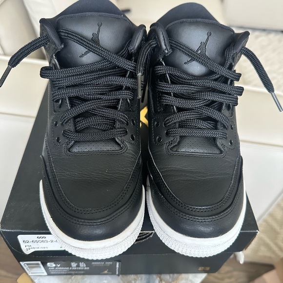 Black and white retro Jordan 3s - Picture 6 of 7